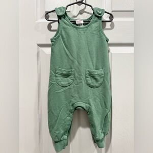 Hanna andersson 75/12-18 green French Terry overalls